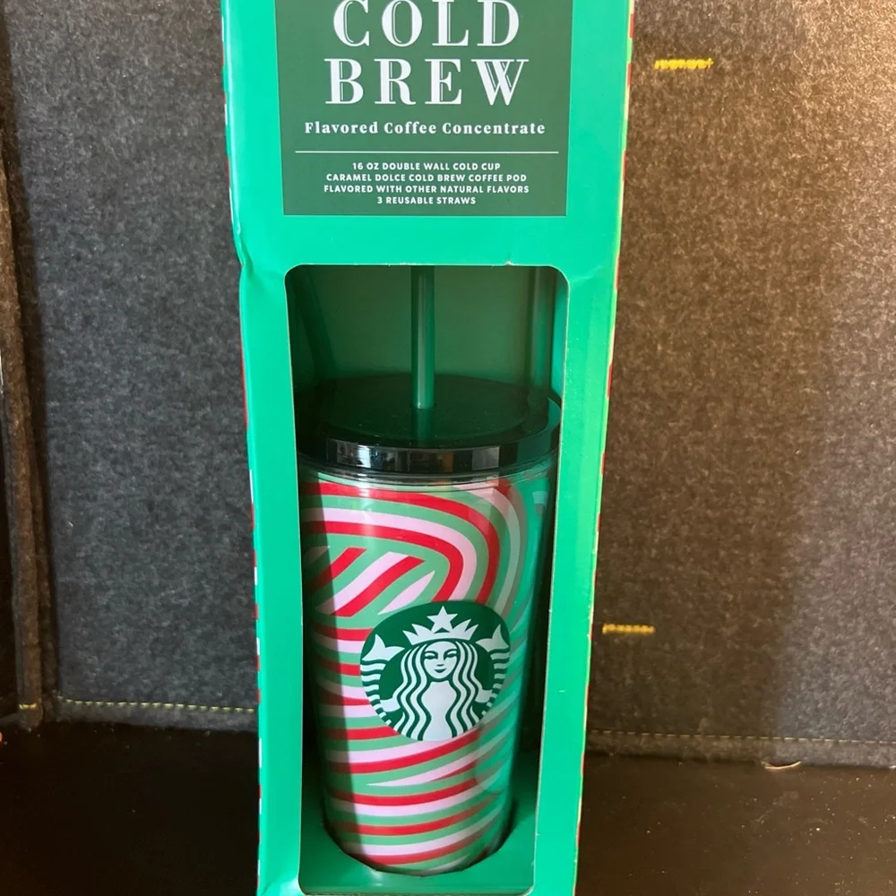 Starbucks Cold Brew Tumbler 16 oz Holiday Gift Set w/‎ Coffee Pod & 3 Straws NEW